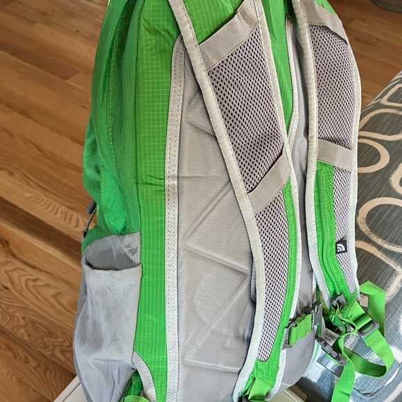 The North Face Angstrom 20 Lime and Gray Backpack - Picture 5 of 6